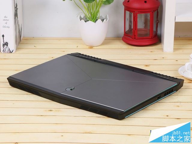 Alienware15 2017值得买吗？戴尔Alienware 15 2017全面详细评测图解