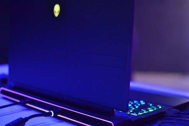 Alienware m17筆記本值得買嗎 Alienware m17輕薄筆記本上手體驗及評測