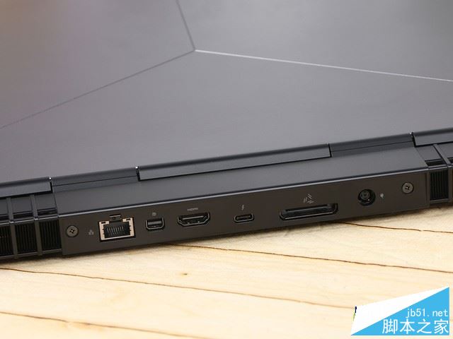Alienware15 2017值得买吗？戴尔Alienware 15 2017全面详细评测图解