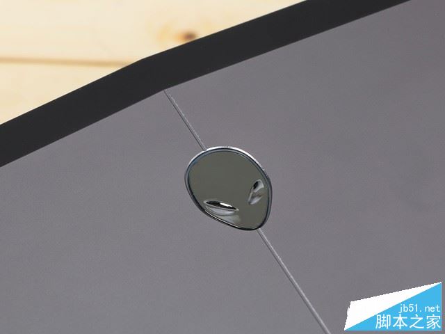 Alienware15 2017值得买吗？戴尔Alienware 15 2017全面详细评测图解