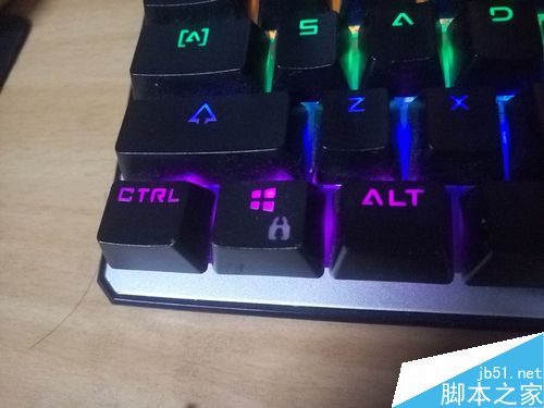 機(jī)械鍵盤鍵帽怎么拆?機(jī)械鍵盤換鍵帽方法