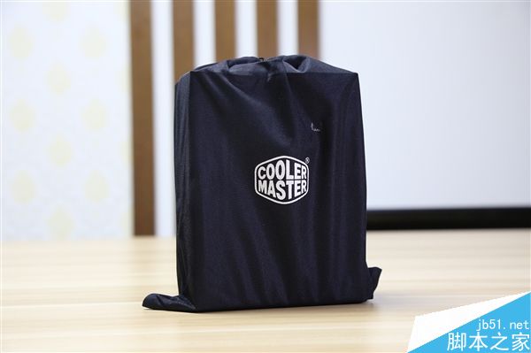 酷冷至尊MasterWatt Maker 1200W電源圖賞:用料做工頂級(jí)水平