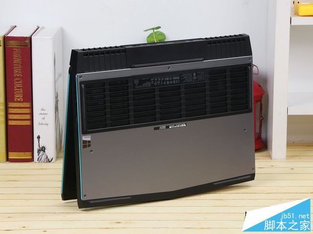 Alienware15 2017值得买吗？戴尔Alienware 15 2017全面详细评测图解