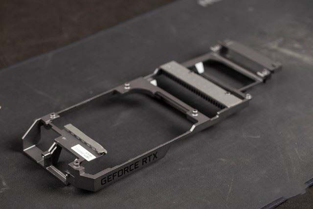 ROG Matrix RTX 2080 Ti顯卡值得買嗎 ROG Matrix RTX 2080 Ti顯卡拆解+評(píng)測(cè)