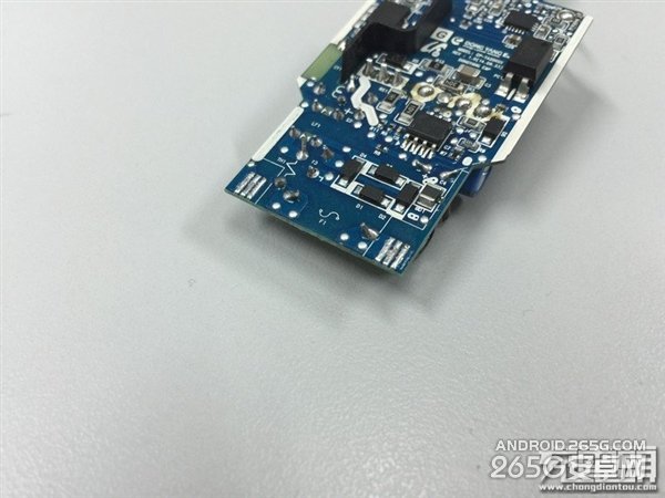 三星S6國行充電器EP-TA20CBC拆解圖賞+測(cè)試 能快速充電