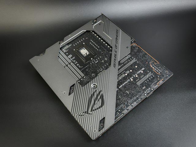 主板Z490對(duì)比上代提升了什么?Z490主板詳細(xì)評(píng)測(cè)解析
