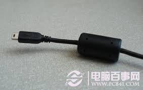 電源線的小圓柱形物體是什么？做什么用？