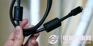 電源線的小圓柱形物體是什么？做什么用？